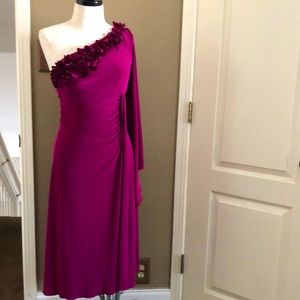 cocktail dress, one sleeve, with flower tellalles